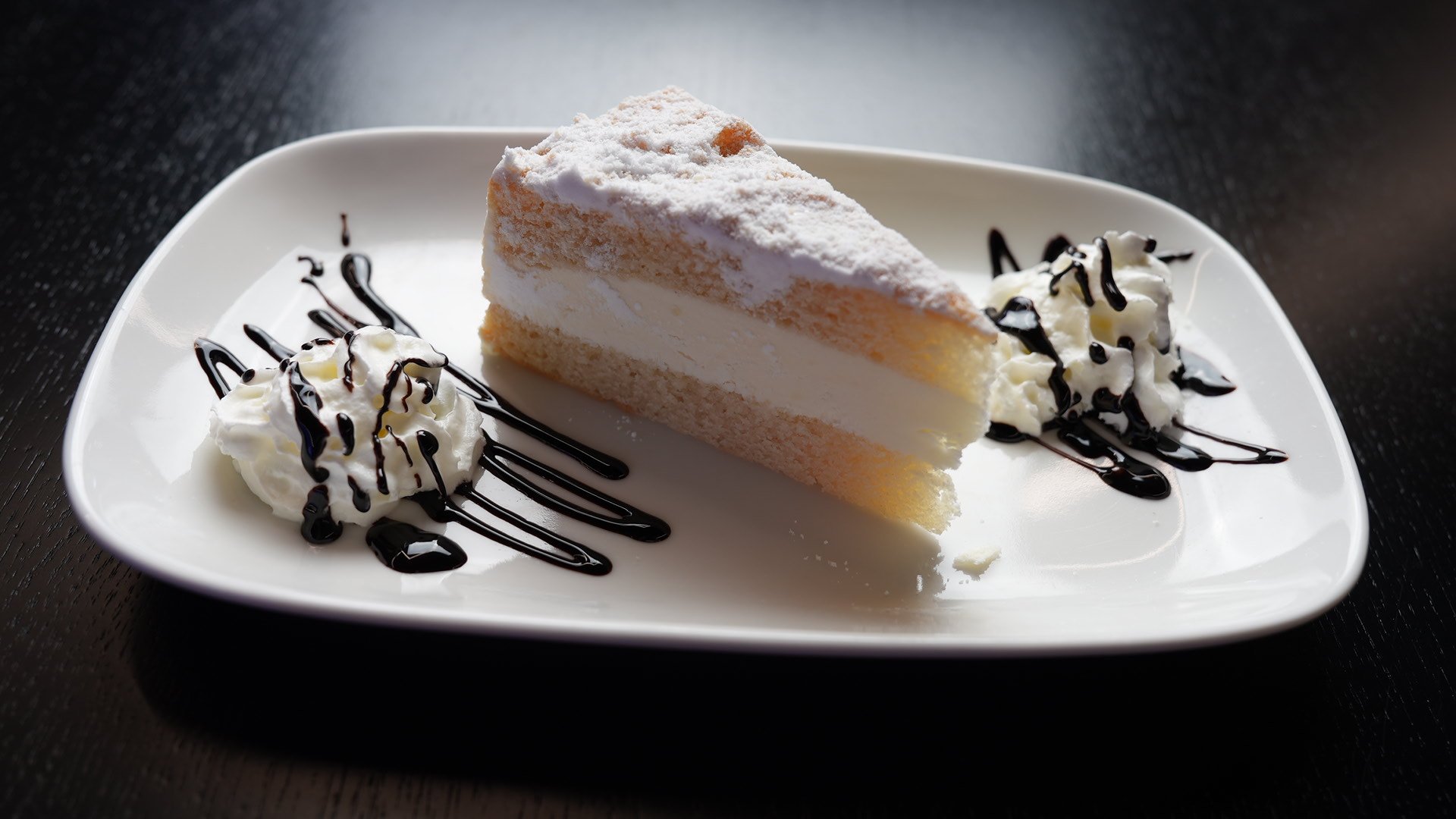 Italian Lemon Crème Cake